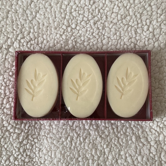 *NIB* Natures Partners Rose Scented Holiday Bath Soap (3 Soaps) - Picture 5 of 5